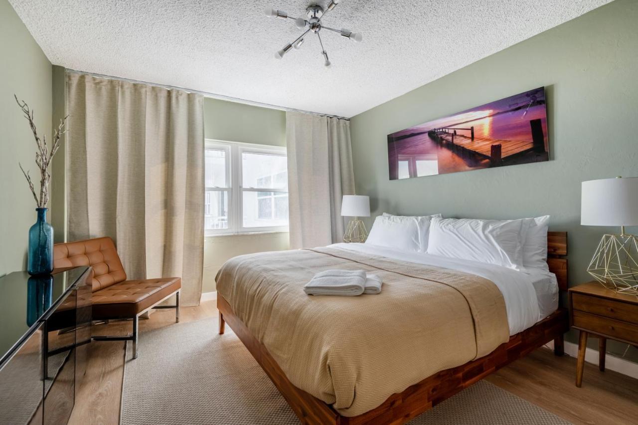 Oceanfront Beach House, サテライト・ビーチ エクステリア 写真