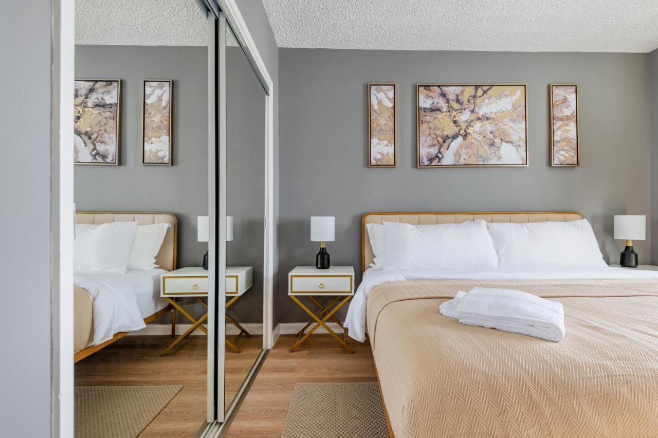 Oceanfront Beach House, サテライト・ビーチ エクステリア 写真
