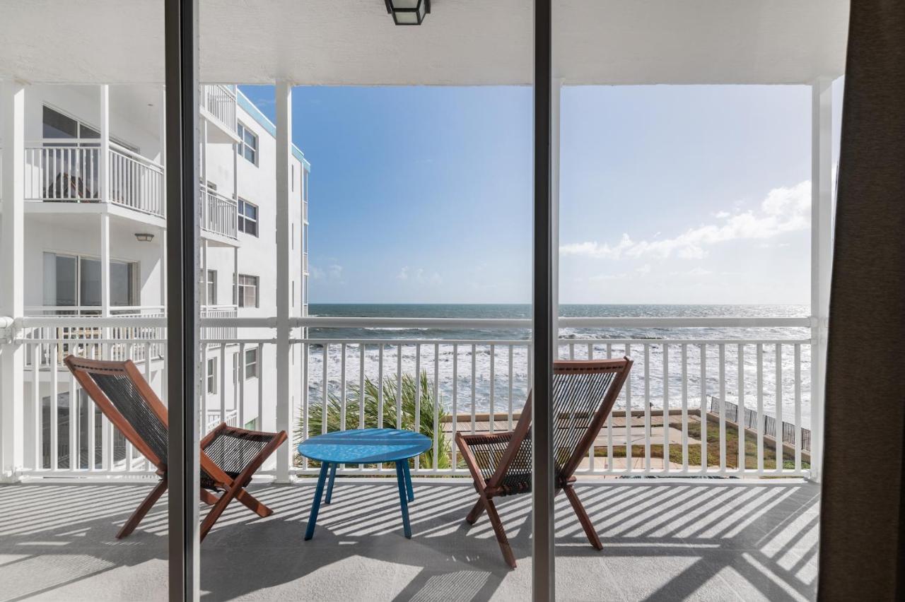 Oceanfront Beach House, サテライト・ビーチ エクステリア 写真