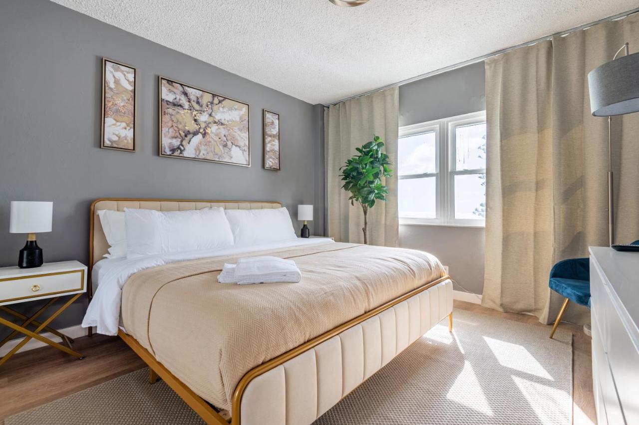 Oceanfront Beach House, サテライト・ビーチ エクステリア 写真