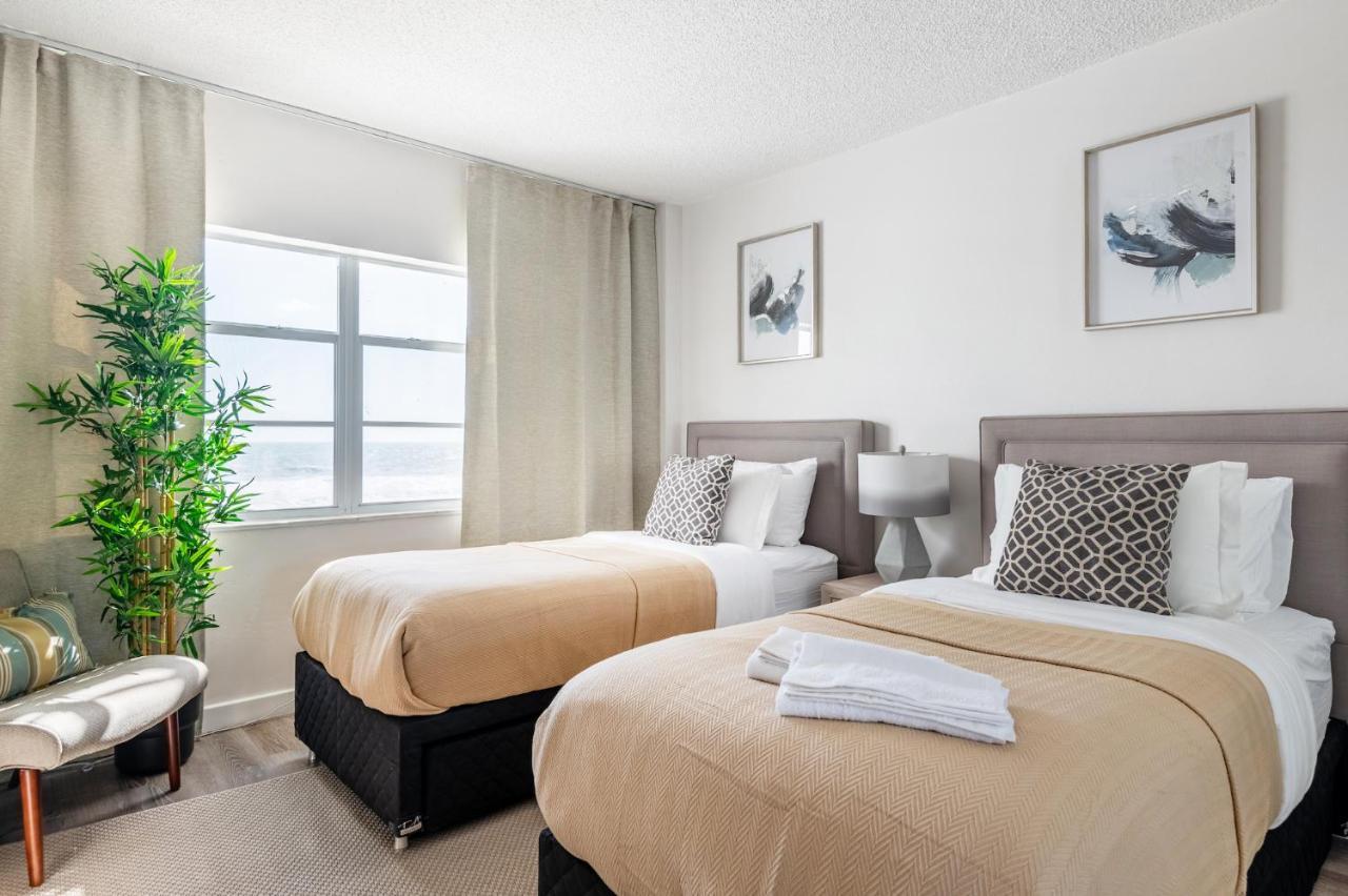 Oceanfront Beach House, サテライト・ビーチ エクステリア 写真