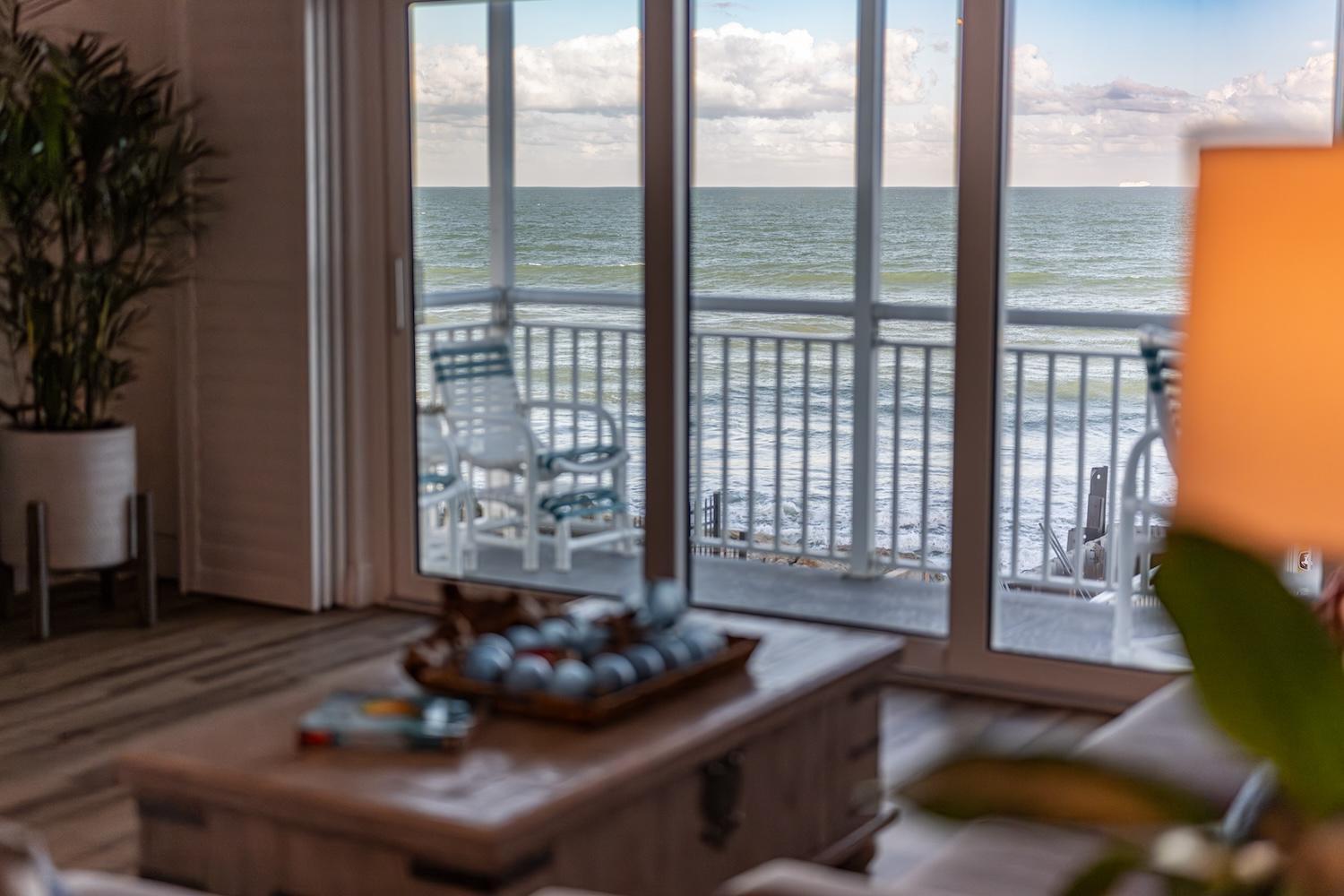 Oceanfront Beach House, サテライト・ビーチ エクステリア 写真