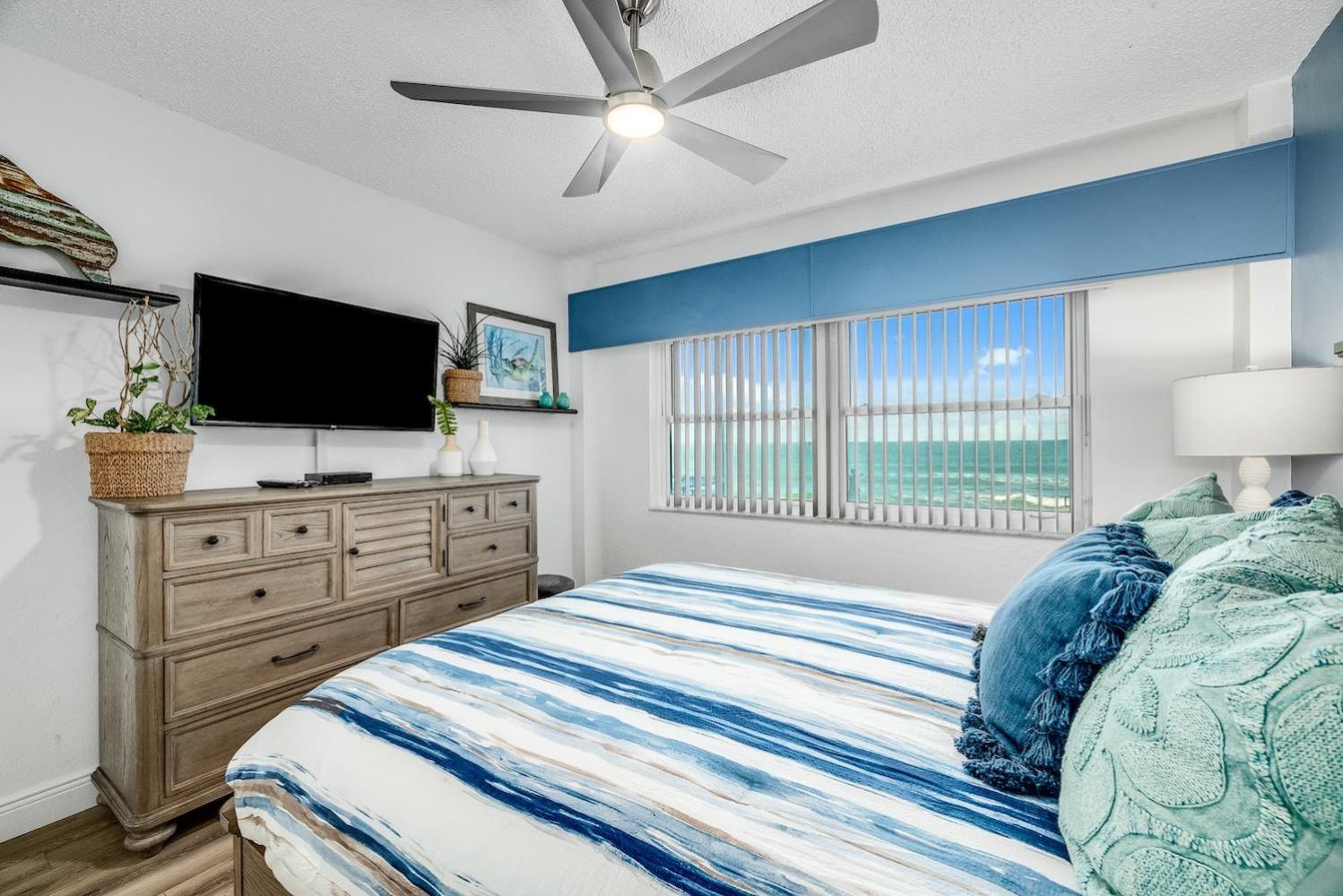 Oceanfront Beach House, サテライト・ビーチ エクステリア 写真